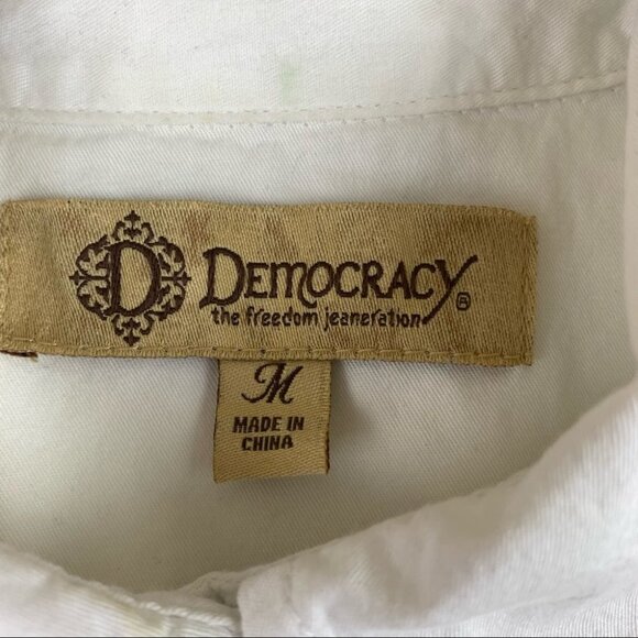 Democracy Western White Blouse  pearl snaps with shoulder studs - Picture 4 of 10